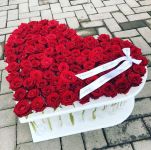 Цветочный бокс с колбами Сердце 101 колба С6000-1